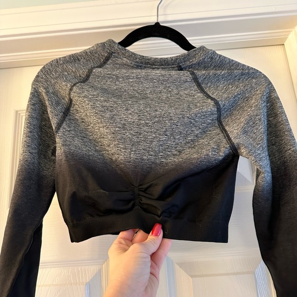 Gymshark NWOT Medium Crop Long sleeve Ombré Top - Picture 5 of 6